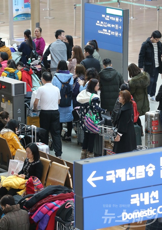 설 연휴 북적이는 인천국제공항. 사진=이수길 기자 leo2004@newsway.co.kr