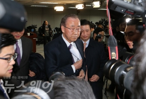 반기문 대선 불출마 선언···테마주 장기하락 ‘비상등’