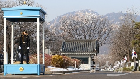 특검 “청와대 압수수색 증거수집차 필요”