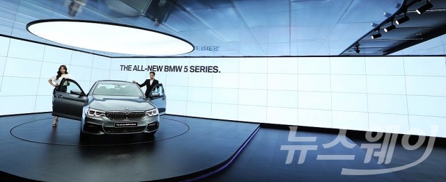 BMW, 풀체인지 뉴 5시리즈 출시···전 라인업 M 스포츠 패키지 적용 기사의 사진