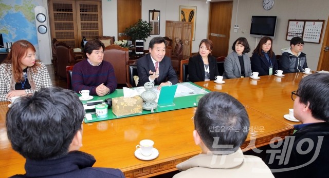 이낙연 전남지사, 청년농업인 협동조합 임원단과 간담회