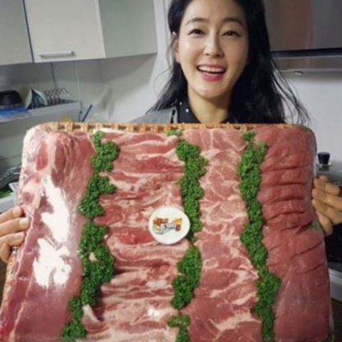 ‘해피투게더’ 박진희, 삼겹살데이 인증···“한돈 사랑합니다”
