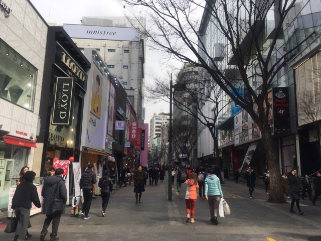 정부, 동남아 관광객 무비자 입국 허용···다변화로 中사드보복 대응 기사의 사진