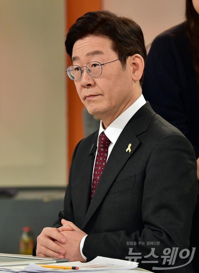 이재명 성남시장, ‘재판 보이콧’ 박근혜 전 대통령에 소신발언. 사진=국회사진취재단