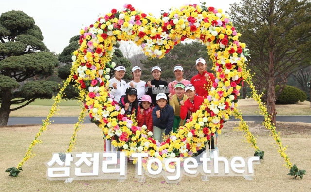 올해 4라운드 경기, 총 상금 9억원으로 대회 위상을 한층 강화한 ‘삼천리 Together Open 2017’에 삼천리는 단지 꿈나무대회 개최에 그치지 않고 정규투어에 출전해 기량을 마음껏 펼치며 프로골퍼로 성장하도록 지원하는 등 꿈나무 육성에 실질적으로 기여하기 위하여 노력하고 있다. 사진=삼천리 제공