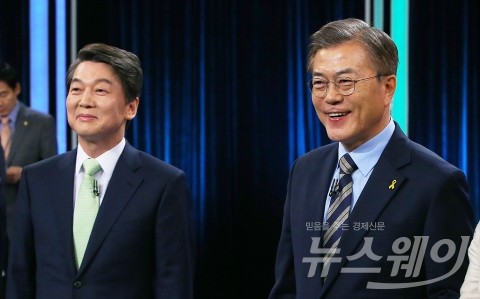 토론 부진했던 文·安, 25일 유세 접고 ‘열공’