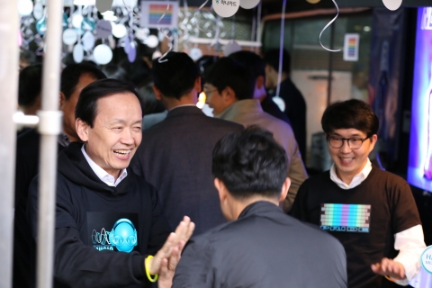 하나카드, 홍대 클럽에서 전 직원 단합 축제 개최