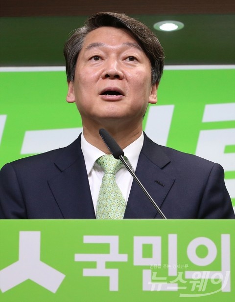 안철수, 청년들 만나 “등록금 부담 줄이고 청년수석 신설”