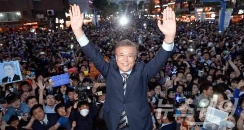 문재인, PK·TK 이어 광화문·강남서 ‘마지막 유세’