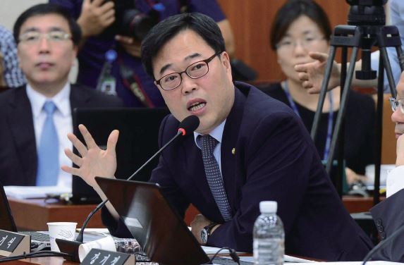 문재인 정부의 초대 금융위원장으로 유력하게 거론되고 있는 김기식 전 더불어민주당 의원.