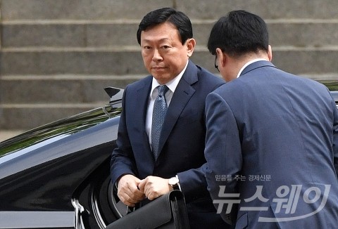 트럼프의 빛바랜 롯데 칭찬