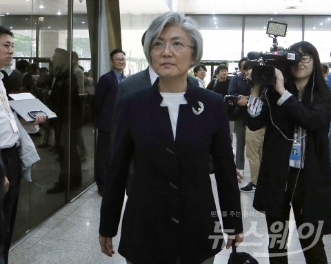 강경화, 반기문 전 총장 만나 조언 들어