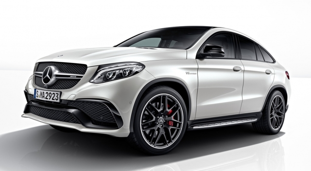 신형 메르세데스-AMG GLE 63 S 4MATIC 쿠페의 외관은 쿠페의 날렵한 스포티함에 메르세데스-AMG S 모델 특유의 A 윙 프론트 에이프런, 무광 실버 트윈 루버, AMG 레터링 장식의 AMG 라디에이터 그릴이 적용되어 다이내믹한 디자인적 요소들을 극대화했다. 사진=메르세데스-벤츠 제공