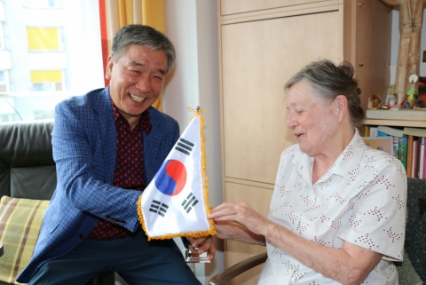 박병종 고흥군수, 소록도 천사 마리안느와 마가렛 예방