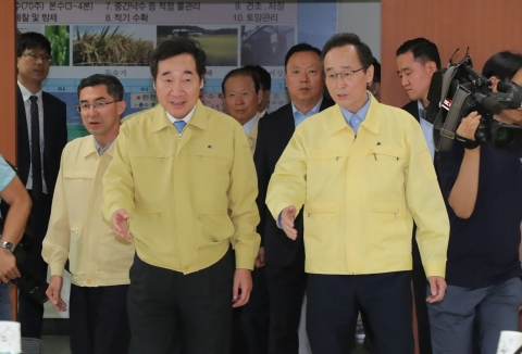 이낙연 국무총리, 전북도 방문 AI 가축방역 현장 방문