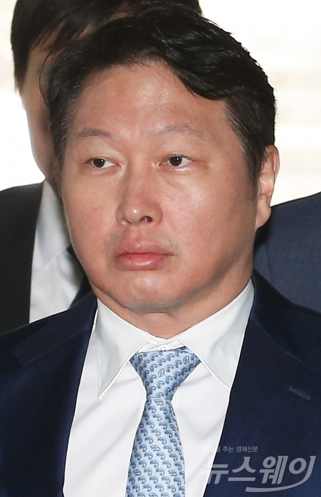 최태원 SK회장 박근혜 전 대통령 재판 증인 출석. 사진=이수길 기자 leo2004@newsway.co.kr