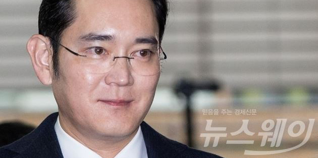 이재용 “대통령 JTBC 문제로 얼굴 붉혀···청탁할 분위기 아니었다” 기사의 사진