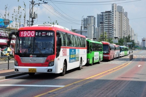 연내 수도권 광역버스 전체에 차로이탈경고장치 의무화