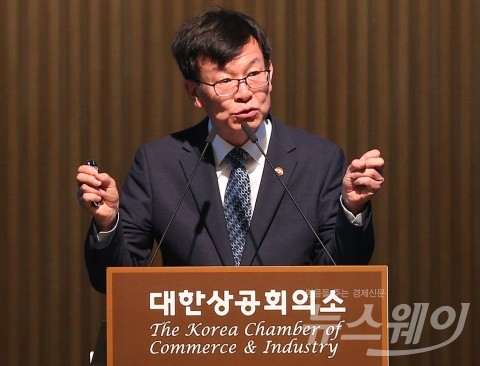 공정위, 가맹점 필수물품 마진 공개·직권조사 강화한다