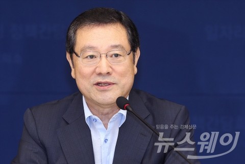 이용섭 일자리委 부위원장 “일자리 창출위해 관련 규제 완화할 것”