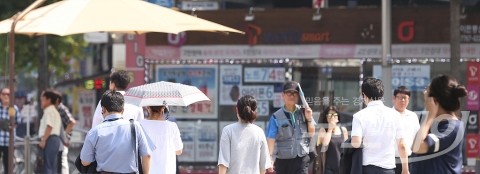  전국 폭염·열대야 계속돼···낮 최고 37도