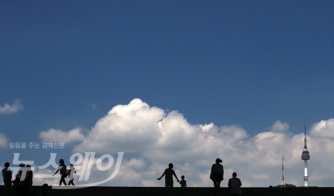  전국 구름 많고 안개 짙어···오전까지 미세먼지 ‘나쁨’