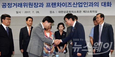 김상조 &quot;가맹본부 상생안 10월까지···실태조사는 예정대로&quot;