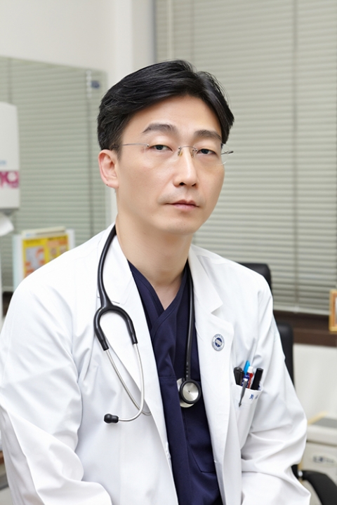 이국종 교수, 28일 KT wiz 홈경기 시구