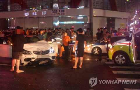 안산에서 승용차와 택시 충돌···2명 사망