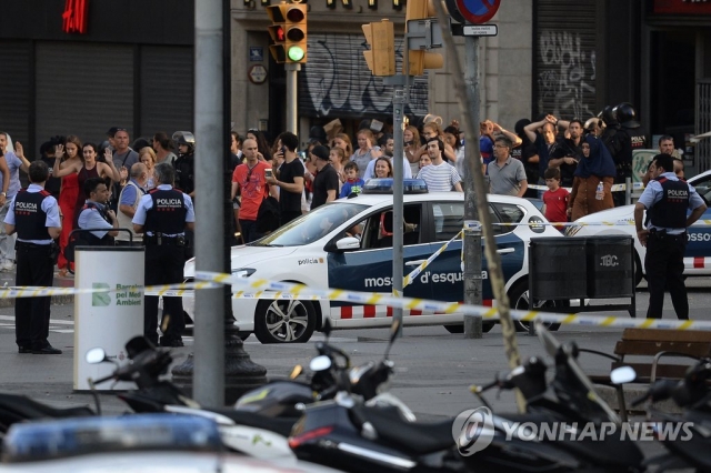 바르셀로나서 차량 테러 발생···사망 13명·부상 100여명
