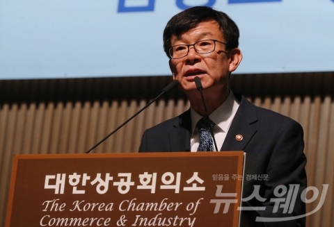 김상조 “4대그룹 12월이 데드라인, 구조적 처방 나설 것”