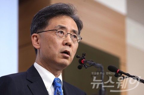 김현종 “보호무역에 적극적으로 대응하겠다“