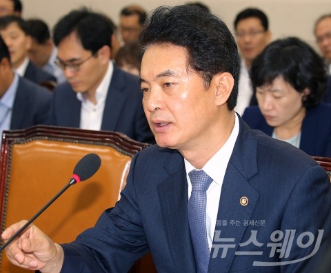 “살충제 계란 괜찮다”, 언제까지 책임회피만?