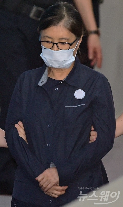‘정유라 특혜’ 최순실, 2심도 징역 3년···최경희 전 총장 징역 2년