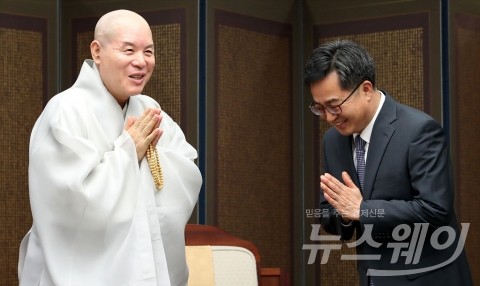 김동연, 조계종 총무원 예방···&quot;과표기준 종단별 분리 없다&quot;