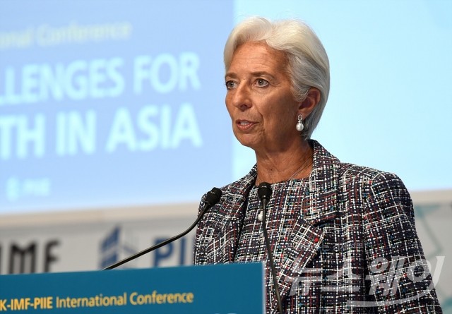 IMF “韓 올해 3.2% 성장···한은, 완화적 통화정책 유지해야”