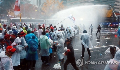 집회·시위 금지통고 남발 등 경찰 관행 개선···살수차 사용 제한