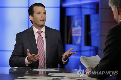 트럼프 주니어 “클린턴 정보 얻기 위해 러시아 변호사 만나”