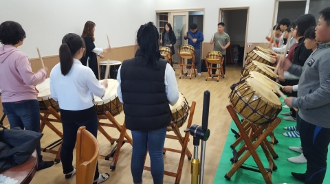 K-water 장흥 물드림 봉사단, 친구초청 난타공연 실시