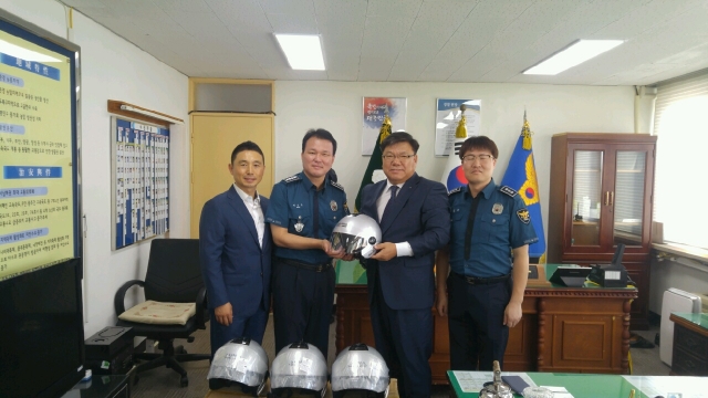 손보협회 호남본부, 함평경찰서에 교통안전물품 전달