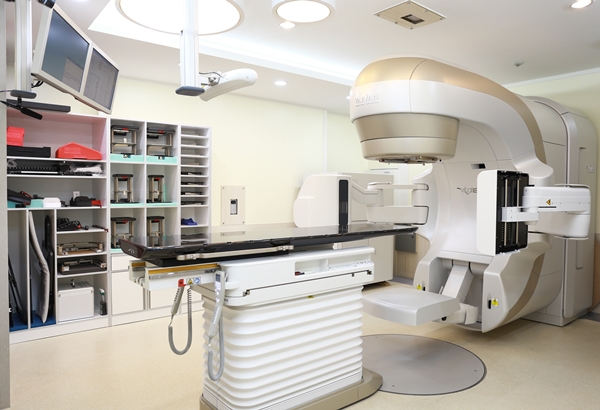 대구경북 최초로 대구가톨릭대학교병원이 도입한 미국 VARIAN사의 최신형 방사선 암치료 선형가속기, 바이탈빔(VitalBeam).(사진제공=대구가톨릭대학교병원)