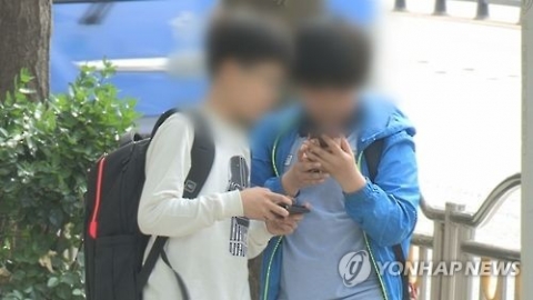 초등학생 고학년 10명 중 1명 스마트폰 중독