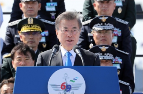문재인 대통령 “국방개혁은 국민의 명령”