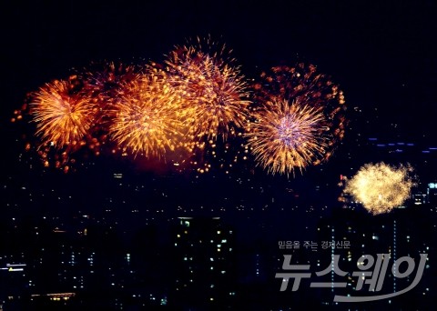 오늘(6일) 2018 여의도 불꽃축제, 태풍 ‘콩레이’에도 예정대로 진행