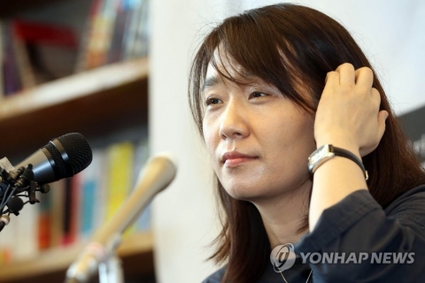 소설가 한강 NYT 기고문 美서 반향···‘오직 평화적 해법’
