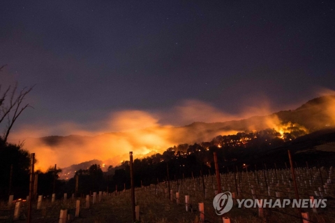 미국 북캘리포니아 대형산불···1명 사망·2만명 대피