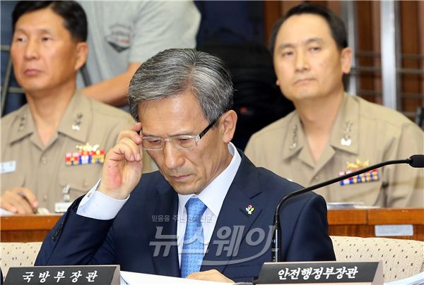  김관진, ‘2011년 군 비밀조직 운영안’ 직접 승인