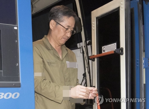 검찰, ‘국정원 정치공작’ 추명호·신승균·유성옥 구속 영장