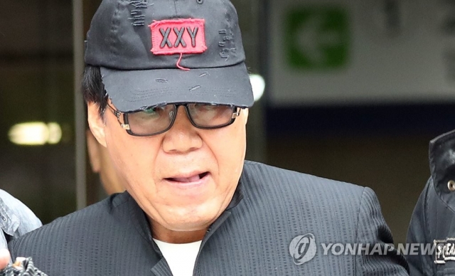 법원, ‘대작 논란’ 조영남에 ‘징역 10월·집행유예 2년’ 선고. 사진=연합뉴스