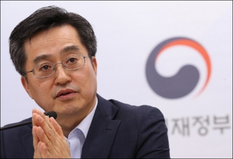 “박명재 보좌관 또라이 아냐” 기재부 간부 욕설, 김동연 사과에도···